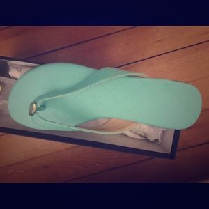 Bebe thong sandal